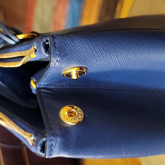 Prada Saffiano Lux Galleria Tote – Blue – Excellent Condition w/card - Picture 8 of 16